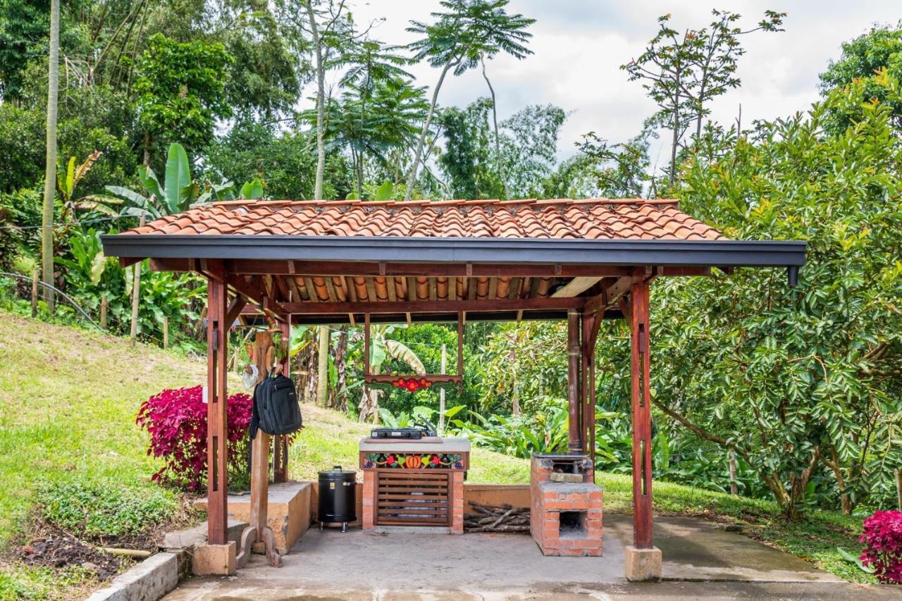 Agradable Cabana Cafetera Con Jacuzzi A 12 Min Del Centro De Pereira Exterior photo